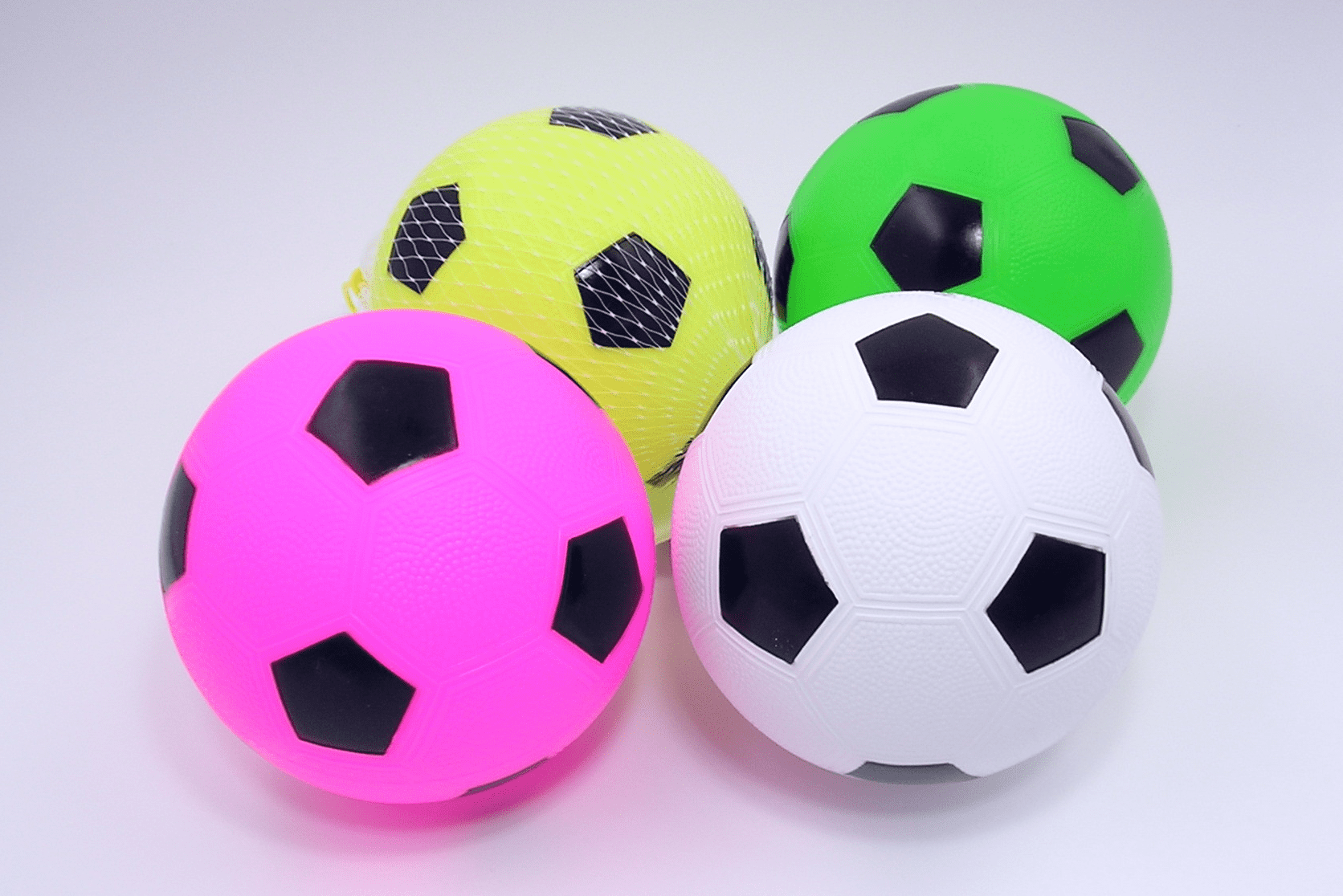 カラーサッカーボール